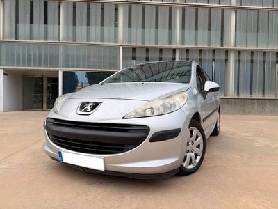 Gris / plata Usado 2008 Peugeot 207 Berlina | 5900 € (Un poco caro)