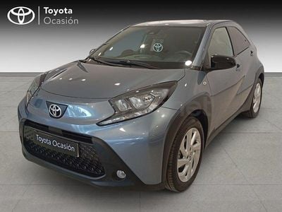 Usado Toyota Aygo X 72 CV (52 kW) 2025 Gris / plata SUV