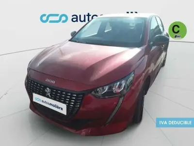Usado Peugeot 208 Allure 102 CV (75 kW) 2023 Rojo Utilitario