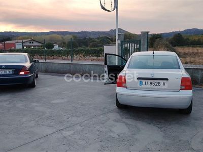 Gris / plata Usado 1999 VW Passat Highline Berlina | 3900 € (Precio justo)