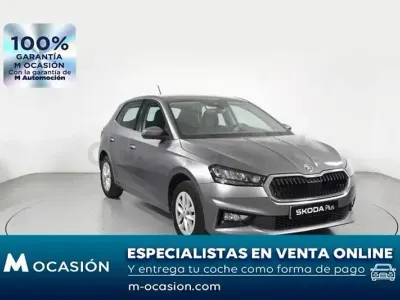 Usado Skoda Fabia Ambition 95 CV (69 kW) 2023 Gris / plata Utilitario