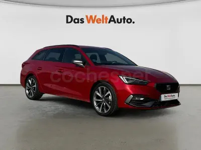Usado Seat Leon FR 150 CV (110 kW) 2025 Rojo Familiar