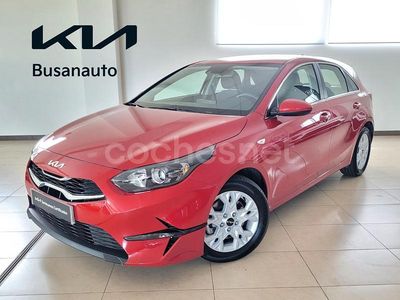 Rojo Usado 2024 Kia Ceed Utilitario | 19.000 € (Precio justo)