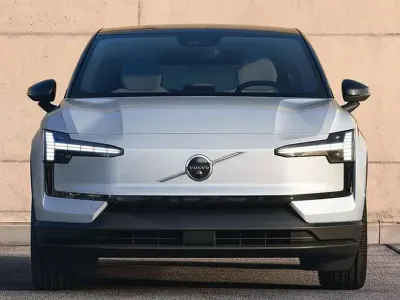 Usado Volvo EX30 Ultra 200 kW (272 CV) 2024 Blanco SUV