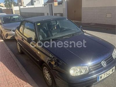 Usado VW Golf Cabriolet 100 CV (73 kW) 1998 Azul Descapotable