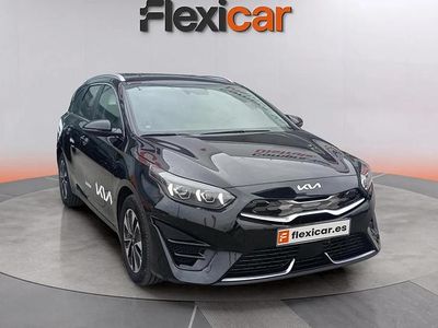 Usado Kia Ceed 141 CV (103 kW) 2024 Negro Utilitario
