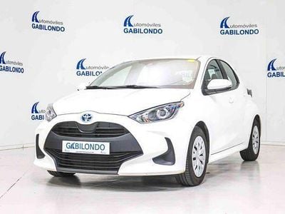 Usado Toyota Yaris Hybrid Active 116 CV (85 kW) 2021 Blanco Berlina