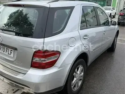 Usado Mercedes ML320 224 CV (164 kW) 2007 Gris / plata SUV