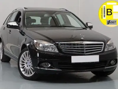 Usado Mercedes C320 Avantgarde 224 CV (164 kW) 2007 Negro Familiar