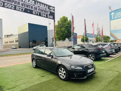 Usado Audi A4 136 CV (100 kW) 2011 Negro Familiar