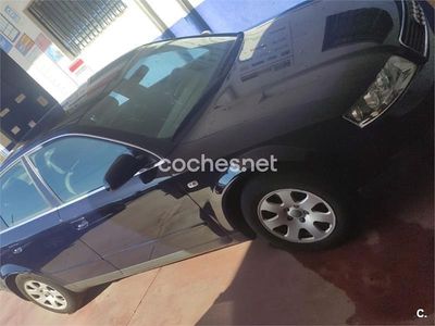 Usado Audi A4 130 CV (95 kW) 2003 Azul Berlina