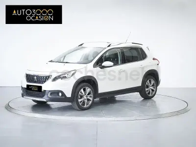 Usado Peugeot 2008 Allure 120 CV (88 kW) 2017 Blanco SUV