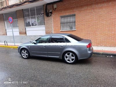 Gris / plata Usado 2007 Audi A4 S-Line Berlina | 5600 € (Precio justo)