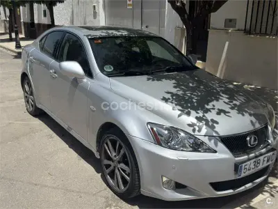 Usado Lexus IS220d Sport Line 177 CV (130 kW) 2007 Gris / plata Berlina