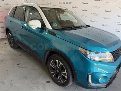 Usado Suzuki Vitara GLX 140 CV (102 kW) 2019 Azul SUV