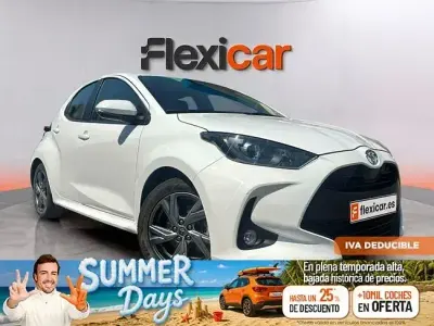 Usado Toyota Yaris Active 116 CV (85 kW) 2025 Blanco Utilitario