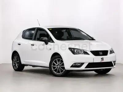Usado Seat Ibiza Reference 90 CV (66 kW) 2015 Blanco Berlina