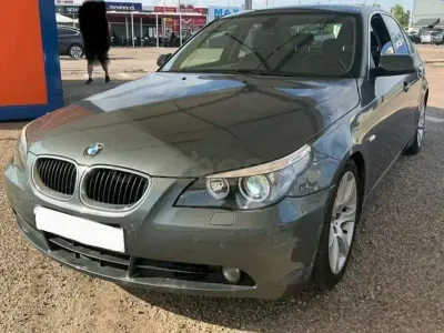 Usado BMW 530 218 CV (160 kW) 2005 Gris / plata Berlina