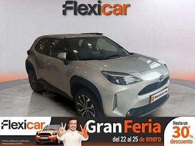 Gris Usado 2024 Toyota Yaris Hybrid Active | 22.990 € (Precio justo)
