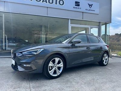 Usado Seat Leon FR 116 CV (85 kW) 2025 Gris / plata Berlina