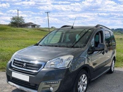 Begagnad Peugeot Partner Tepee Outdoor 120 HK (88 kW) 2016 Grå Minibuss
