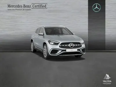 Usado Mercedes GLA200 150 CV (110 kW) 2025 Gris SUV