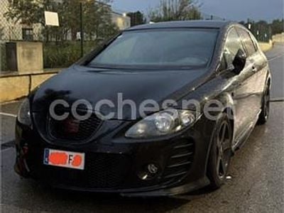 Usado Seat Leon Reference 102 CV (75 kW) 2006 Negro Utilitario