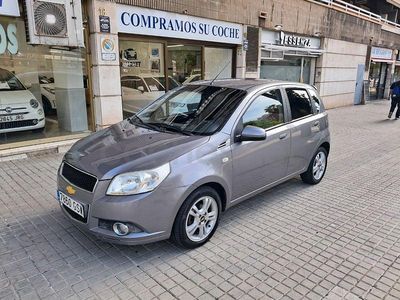 Usado Chevrolet Aveo LT 101 CV (74 kW) 2010 Gris / plata Berlina