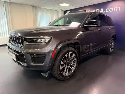 Usado Jeep Grand Cherokee Overland 381 CV (280 kW) 2024 Gris / plata SUV