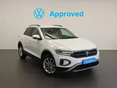 Usado VW T-Roc Life 110 CV (80 kW) 2023 Blanco SUV