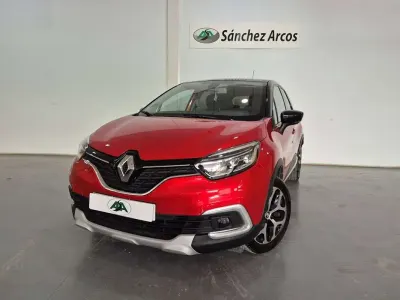 Usado Renault Captur Zen 120 CV (88 kW) 2017 Burdeos SUV