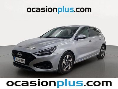 Usado Hyundai i30 101 CV (74 kW) 2025 Plateado Utilitario