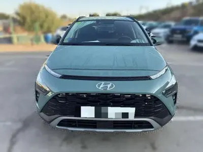 Usado Hyundai Bayon 101 CV (74 kW) 2022 Verde SUV