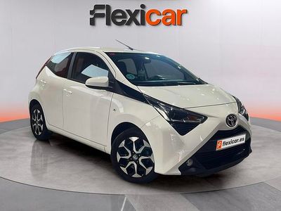 Usado Toyota Aygo X-play 72 CV (52 kW) 2021 Blanco Utilitario