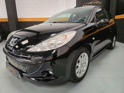 Usado Peugeot 206+ 70 CV (51 kW) 2010 Negro Utilitario