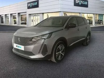 Usado Peugeot 5008 Allure 131 CV (96 kW) 2024 Gris SUV