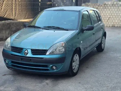 Usado Renault Clio II 80 CV (58 kW) 2004 Azul Berlina
