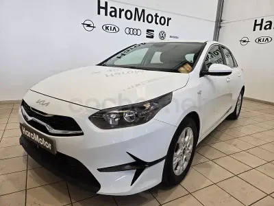 Usado Kia Ceed 100 CV (73 kW) 2022 Blanco Utilitario