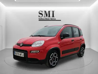 Usado Fiat Panda 69 CV (50 kW) 2022 Rojo Utilitario
