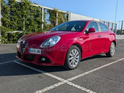 Usado Alfa Romeo Giulietta Distinctive 105 CV (77 kW) 2016 Granate Utilitario