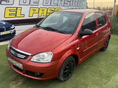 Usado Tata Indica 85 CV (62 kW) 2011 Granate Berlina