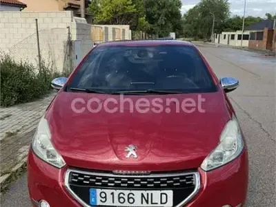 Używany Peugeot 208 GTi 200 KM (147 kW) 2013 Czerwony Hatchback