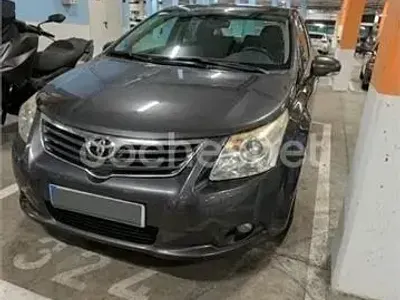 Usado Toyota Avensis Active 132 CV (97 kW) 2009 Gris / plata Berlina