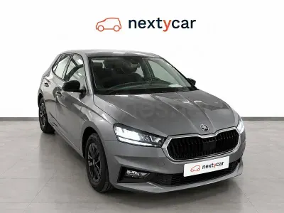Usado Skoda Fabia Selection 80 CV (58 kW) 2025 Gris / plata Utilitario