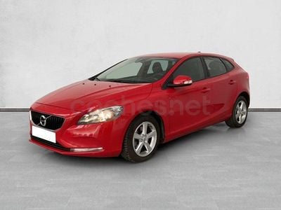 Usado Volvo V40 Kinetic 122 CV (89 kW) 2017 Rojo Berlina