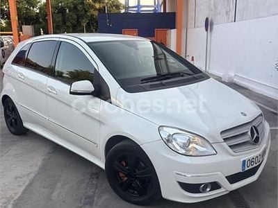 Mercedes B200