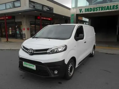 Usado Toyota Proace Plus 101 CV (74 kW) 2023 Blanco Monovolumen