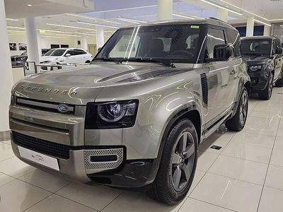 Verde Nuevo 2025 Land Rover Defender SE Dynamic SUV | 95.494 €