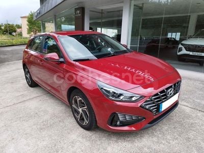 Usado Hyundai i30 116 CV (85 kW) 2021 Granate Berlina