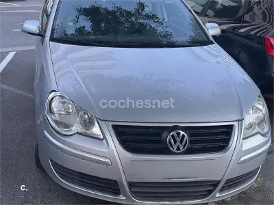 Usado VW Polo Match 65 CV (47 kW) 2006 Gris / plata Utilitario